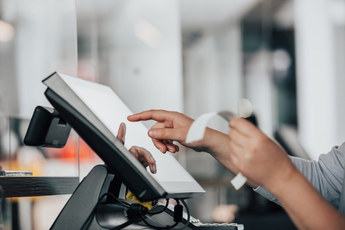 Adobe Commerce ou PrestaShop pour relier boutique et point de