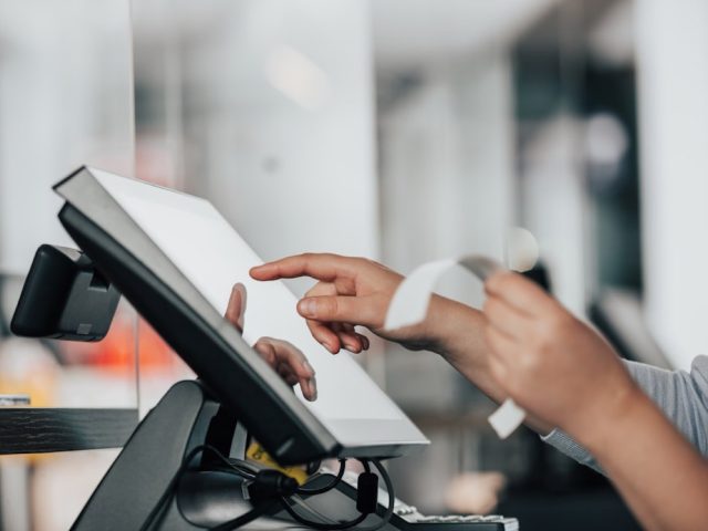 Adobe Commerce ou PrestaShop pour relier boutique et point de