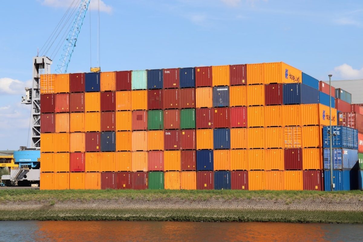 Comparatif fournisseurs textiles locaux vs internationaux