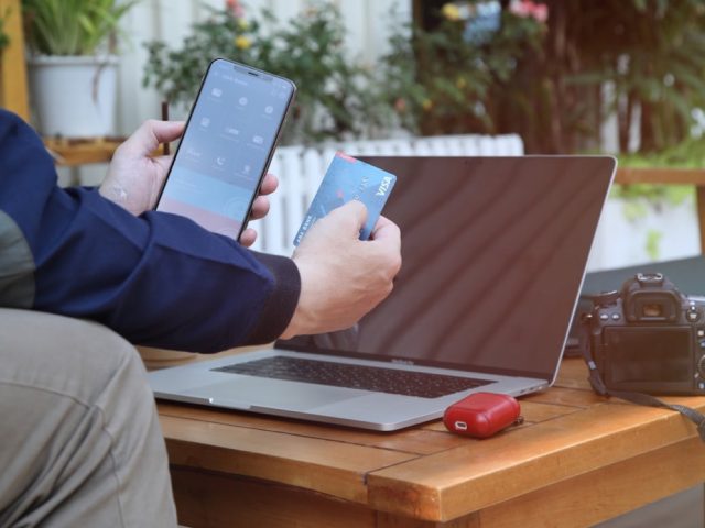 Stripe ou Mollie : quel prestataire pour un commerce en France