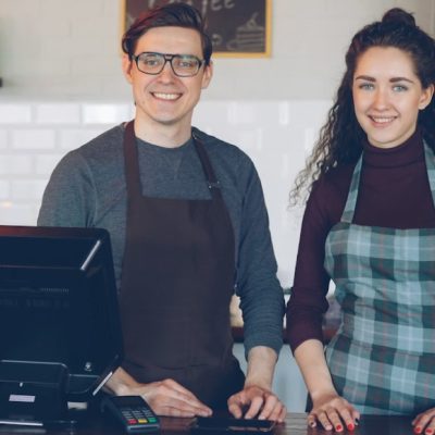 Agence automatisation IA : quelles tâches confier en boutique ?
