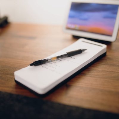 Bloc-note publicitaire : le guide du commerçant pour bien le choisir