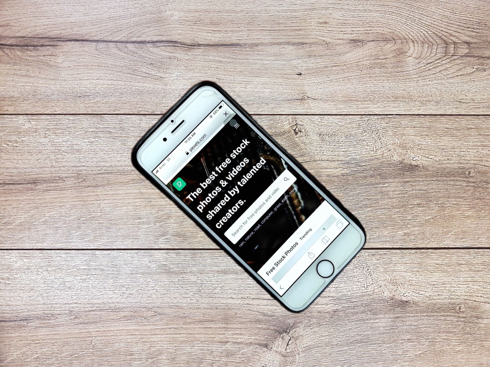 écran d'un générateur de site internet sur smartphone, boutique en ligne