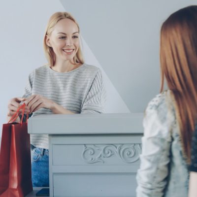Objets publicitaires de comptoir : lesquels poser en caisse ?