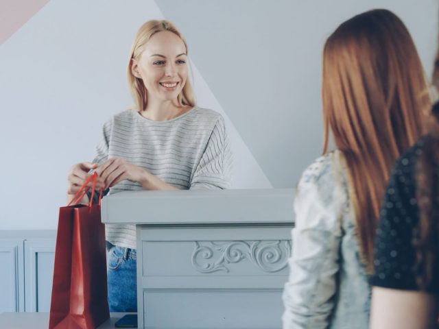 Objets publicitaires de comptoir : lesquels poser en caisse ?
